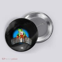 Frog On Wood Panel Button thumb 0