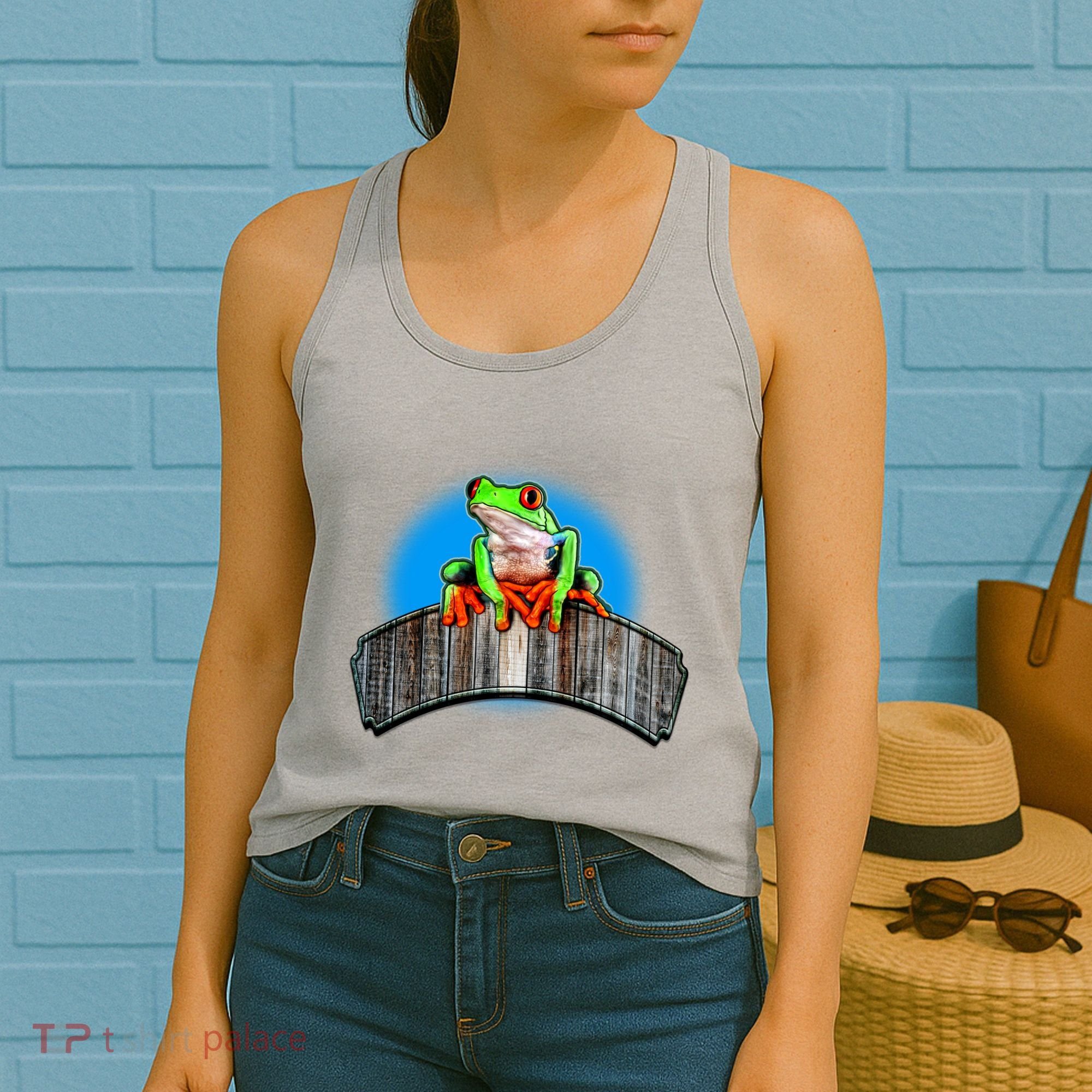 Frog On Wood Panel Women's Tank Top