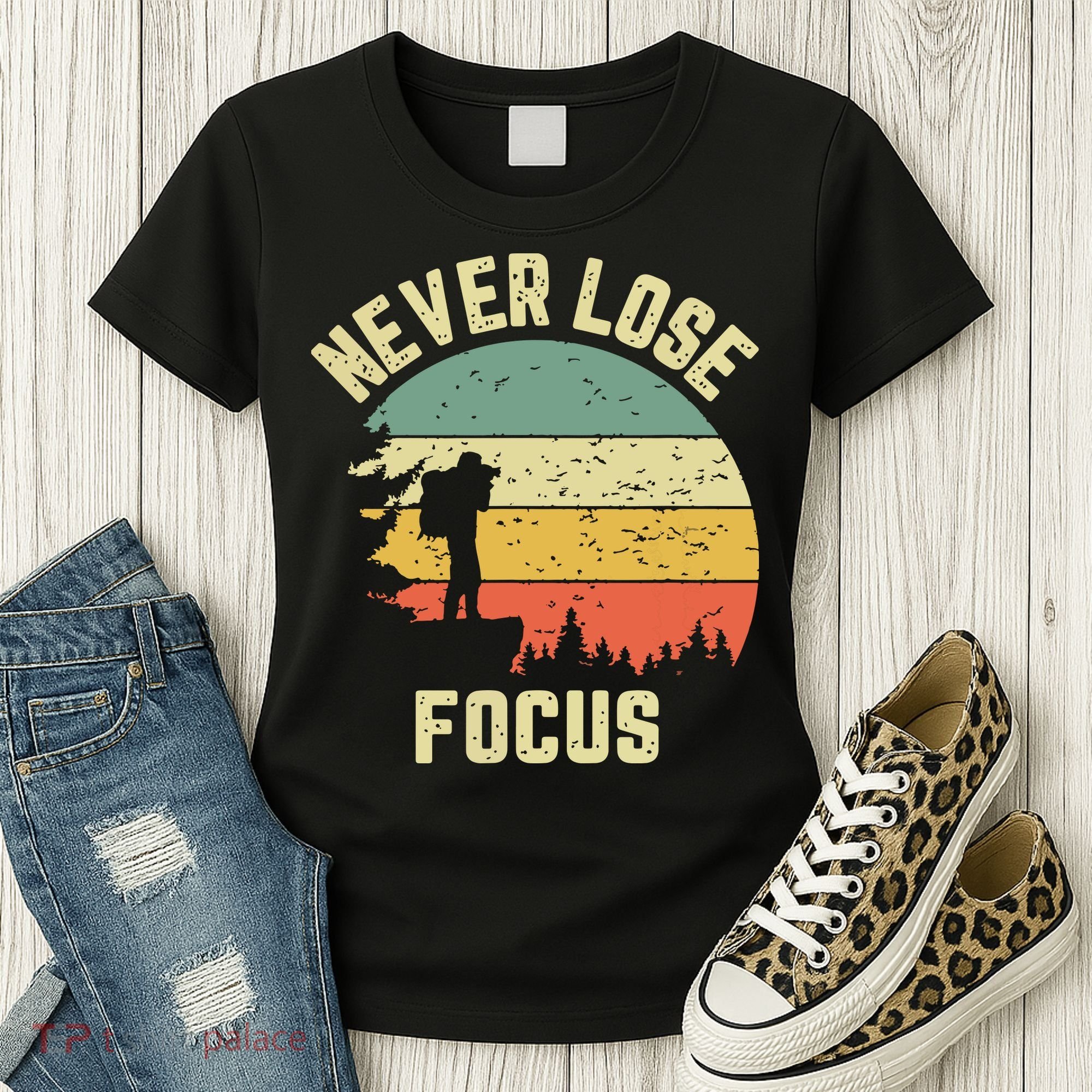 Funny Photographer Camera Never Lose Focus Photography Women's T-Shirt