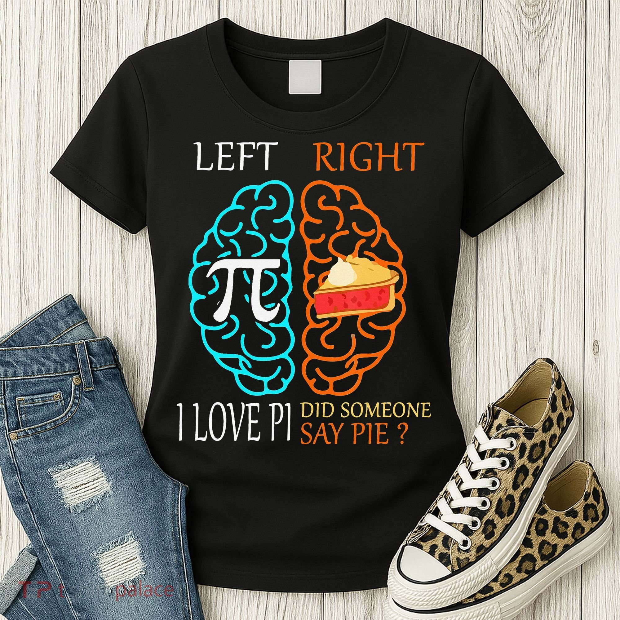 Funny Pi Day Left Vs Right Brain Pie Math Geek Women's T-Shirt