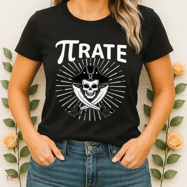 Funny Pi-Rate Happy Pi Day Math Pirate Pun Women's T-Shirt