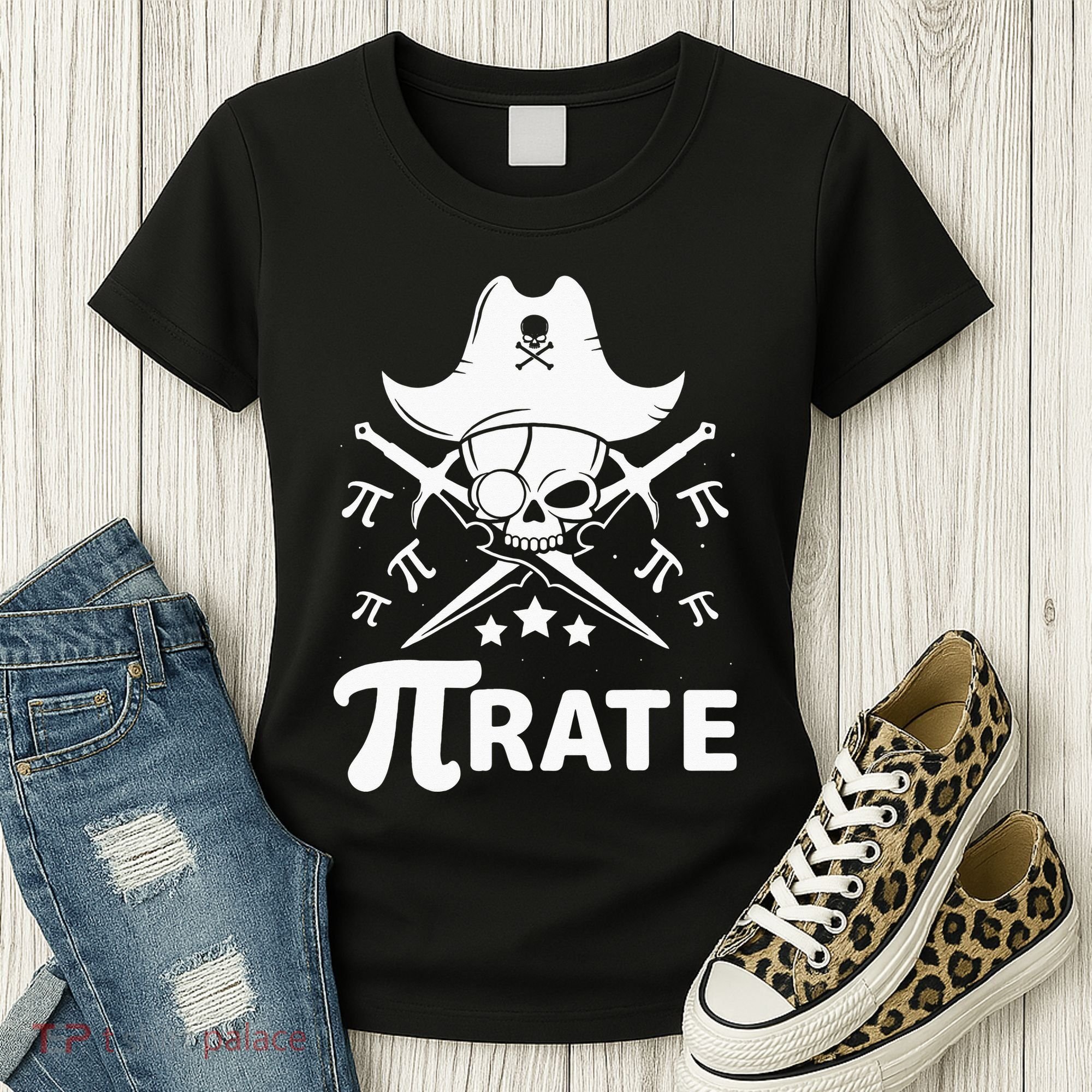 Funny Pi-Rate Happy Pi Day Math Pirate Pun Women's T-Shirt