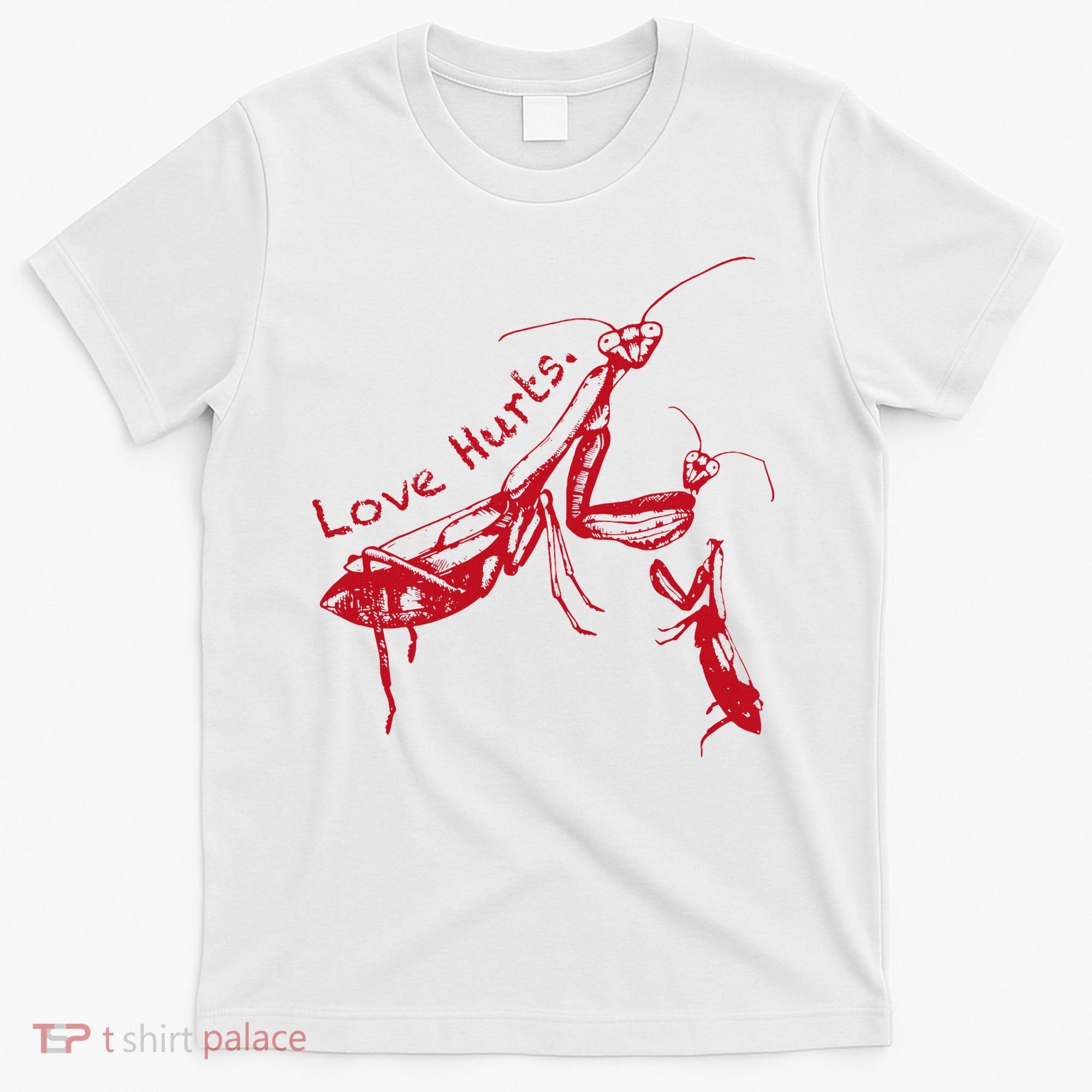 Funny Praying Mantis Retro Love Hurts Graphic T-Shirt