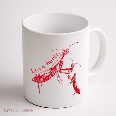 Funny Praying Mantis Retro Love Hurts Graphic Coffee Mug back