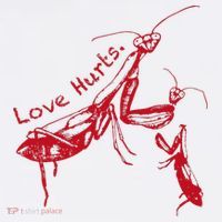 Funny Praying Mantis Retro Love Hurts Graphic Women's Hoodie thumb 2