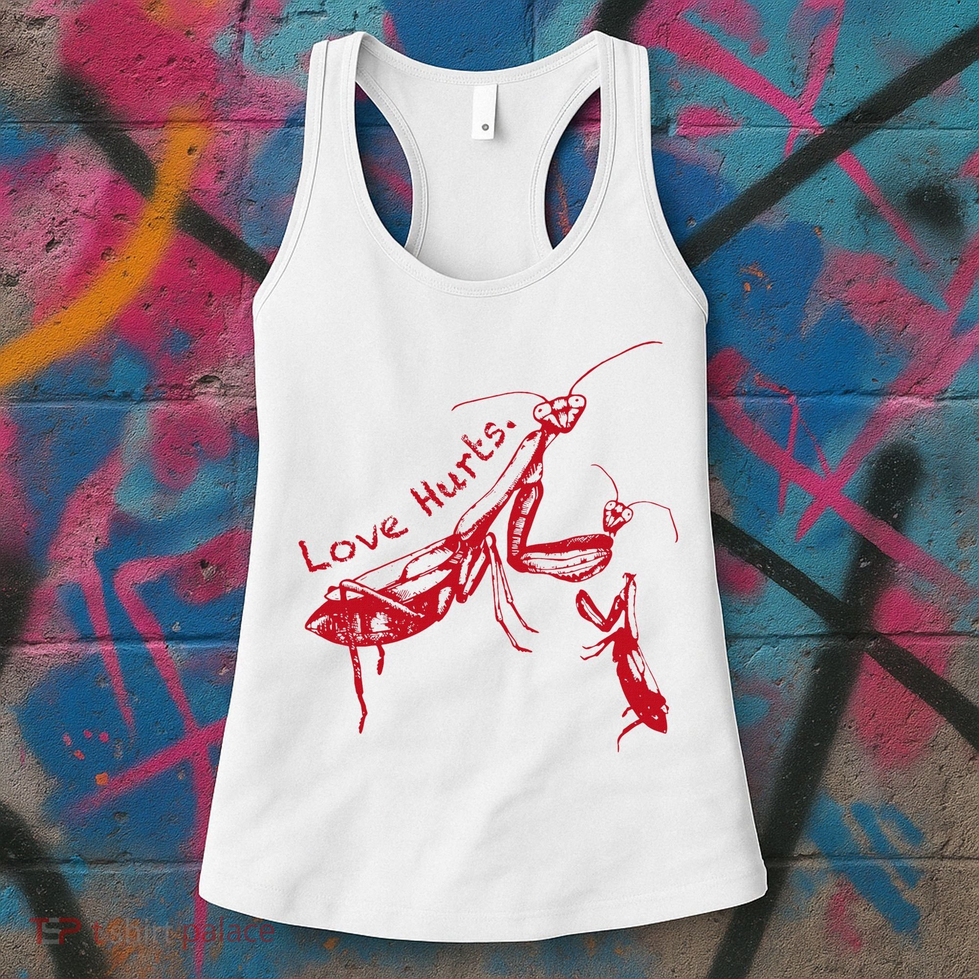 Funny Praying Mantis Retro Love Hurts Graphic Women's Tank Top