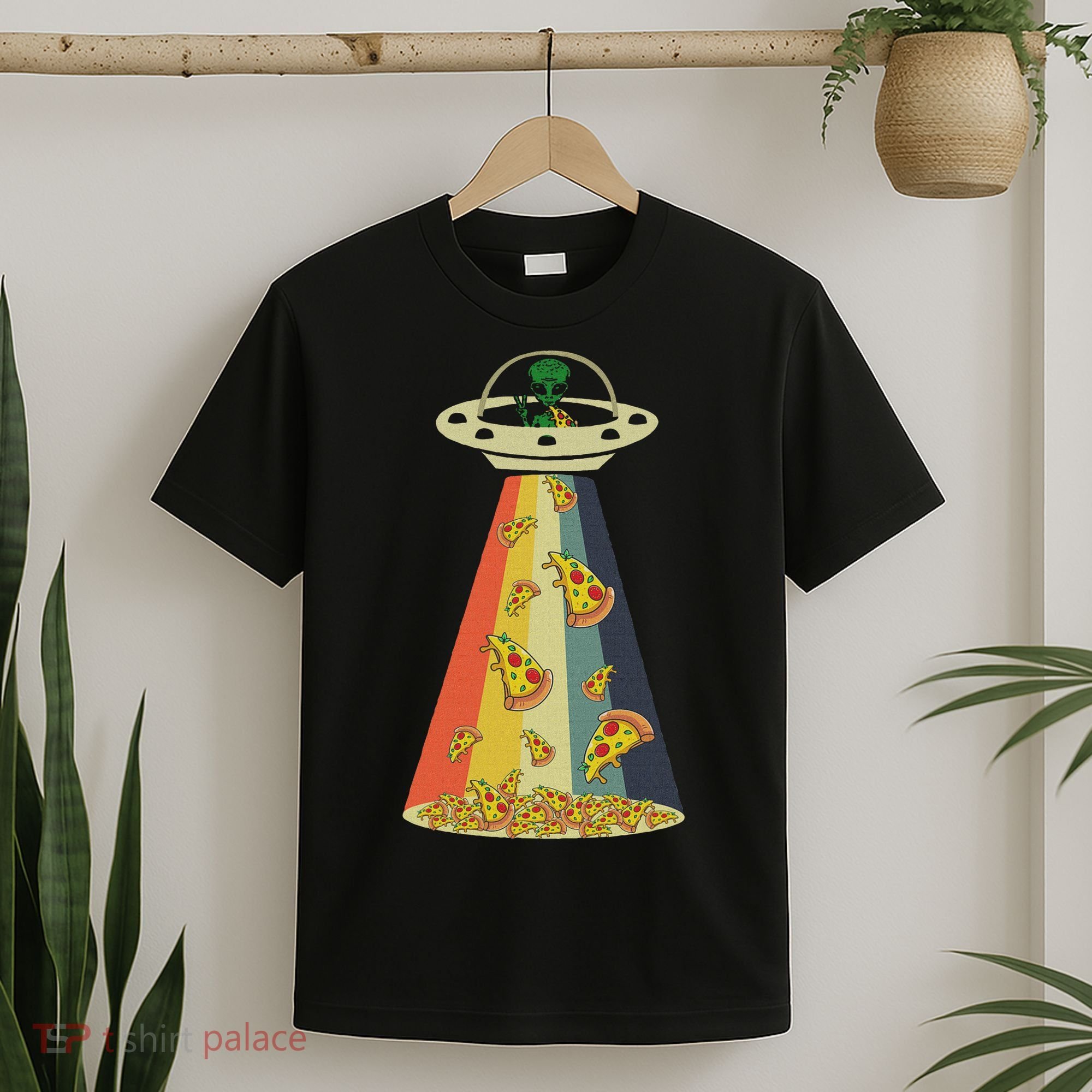 Funny Pizza Ufo Alien Eating Pizza A Ufo Extraterrestrial T-Shirt