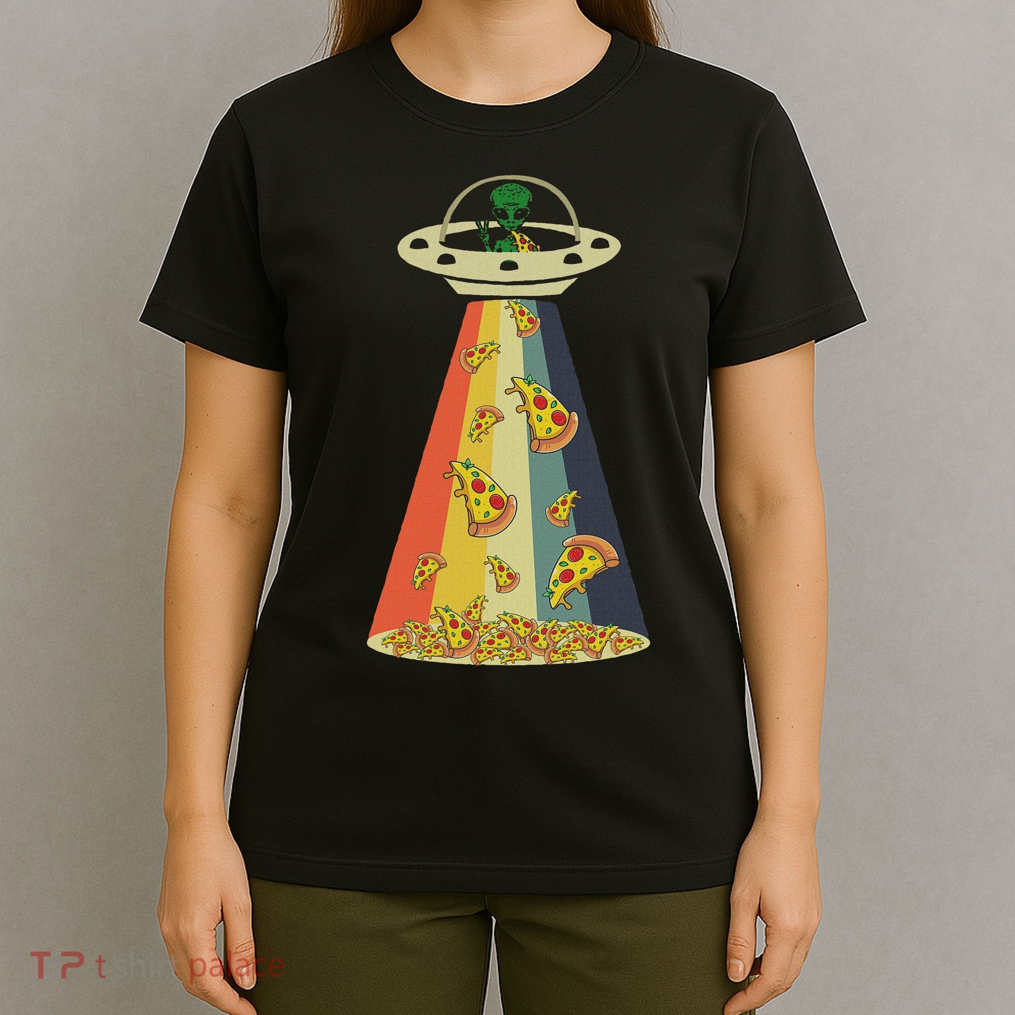 Funny Pizza Ufo Alien Eating Pizza A Ufo Extraterrestrial T-Shirt