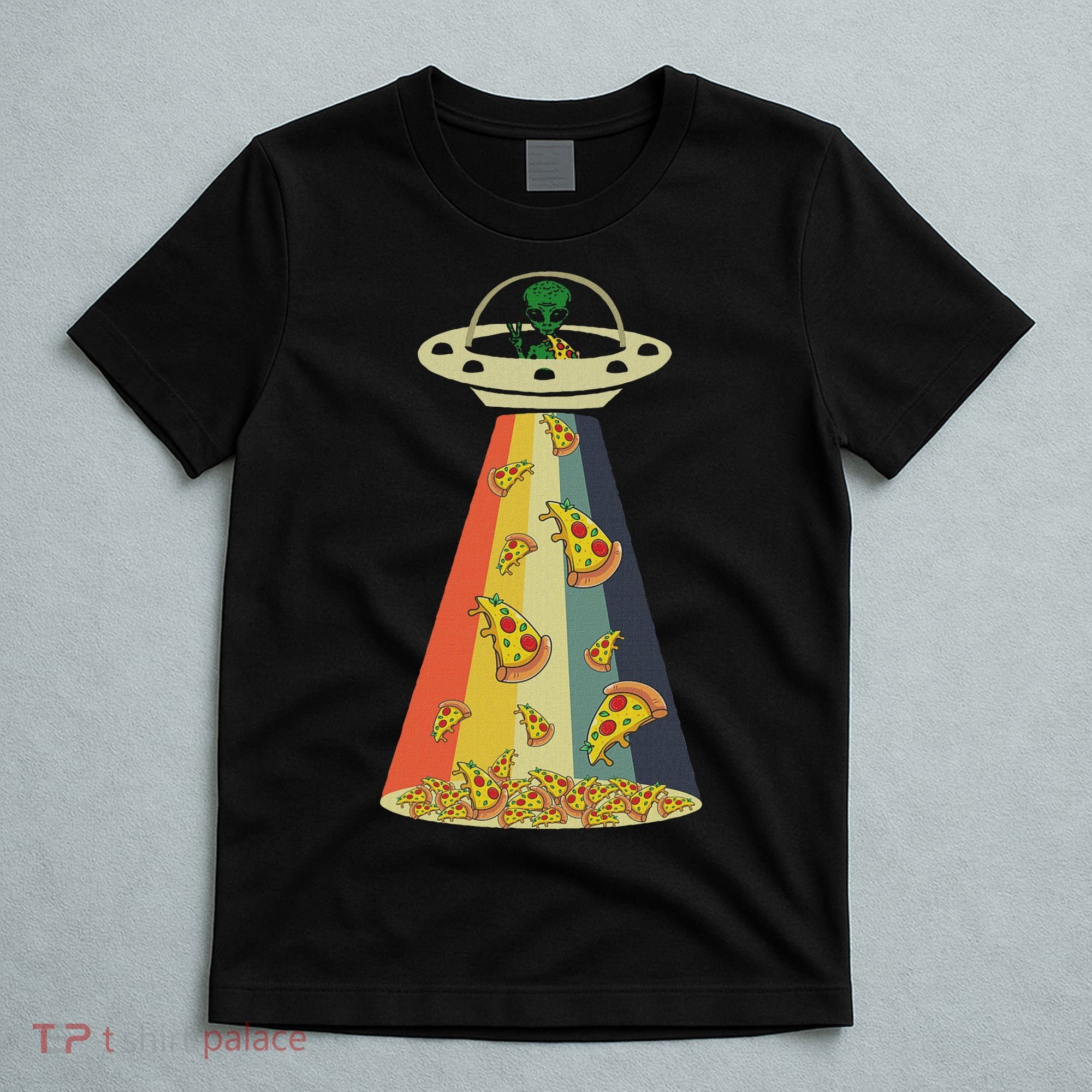 Funny Pizza Ufo Alien Eating Pizza A Ufo Extraterrestrial T-Shirt