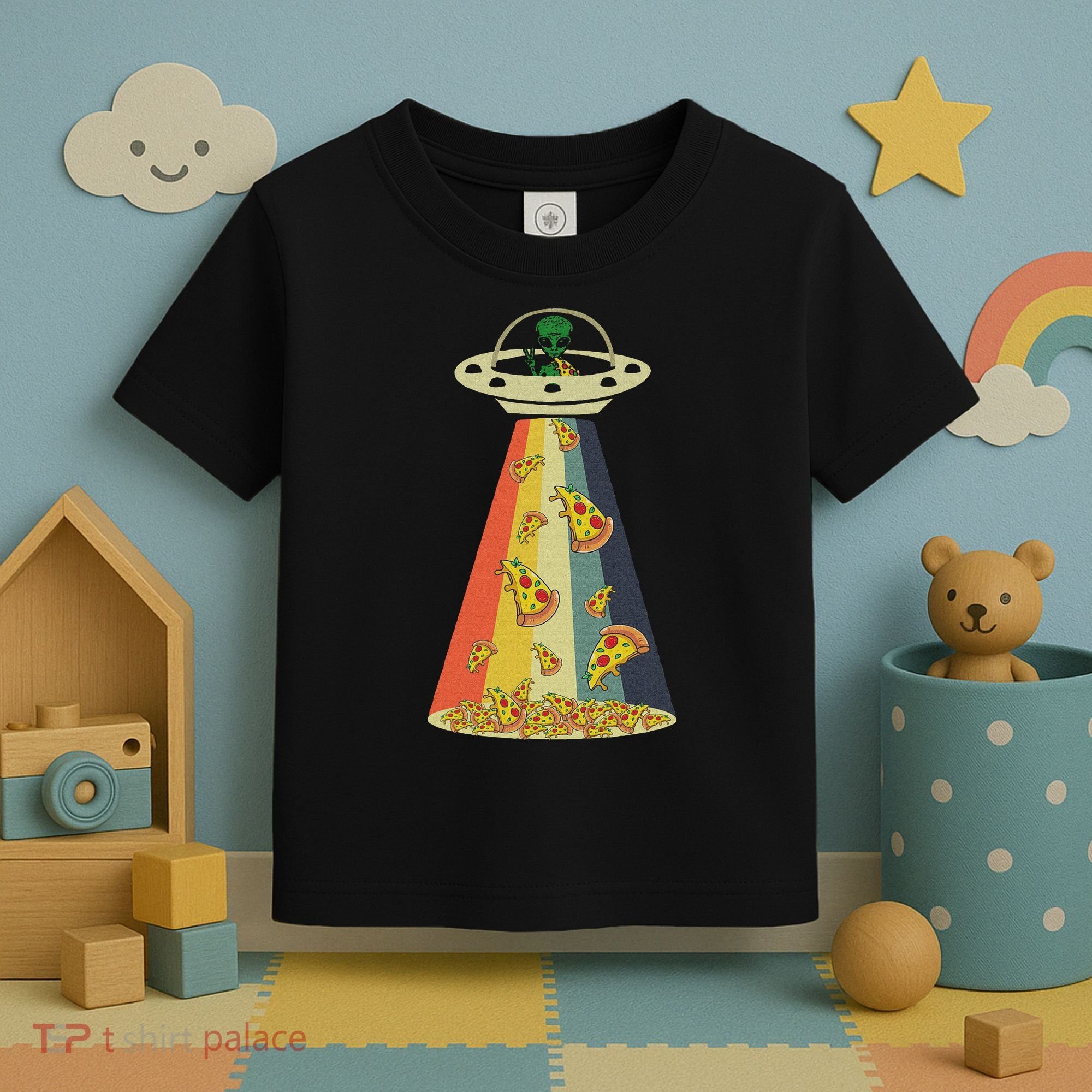 Funny Pizza Ufo Alien Eating Pizza A Ufo Extraterrestrial Toddler T-Shirt