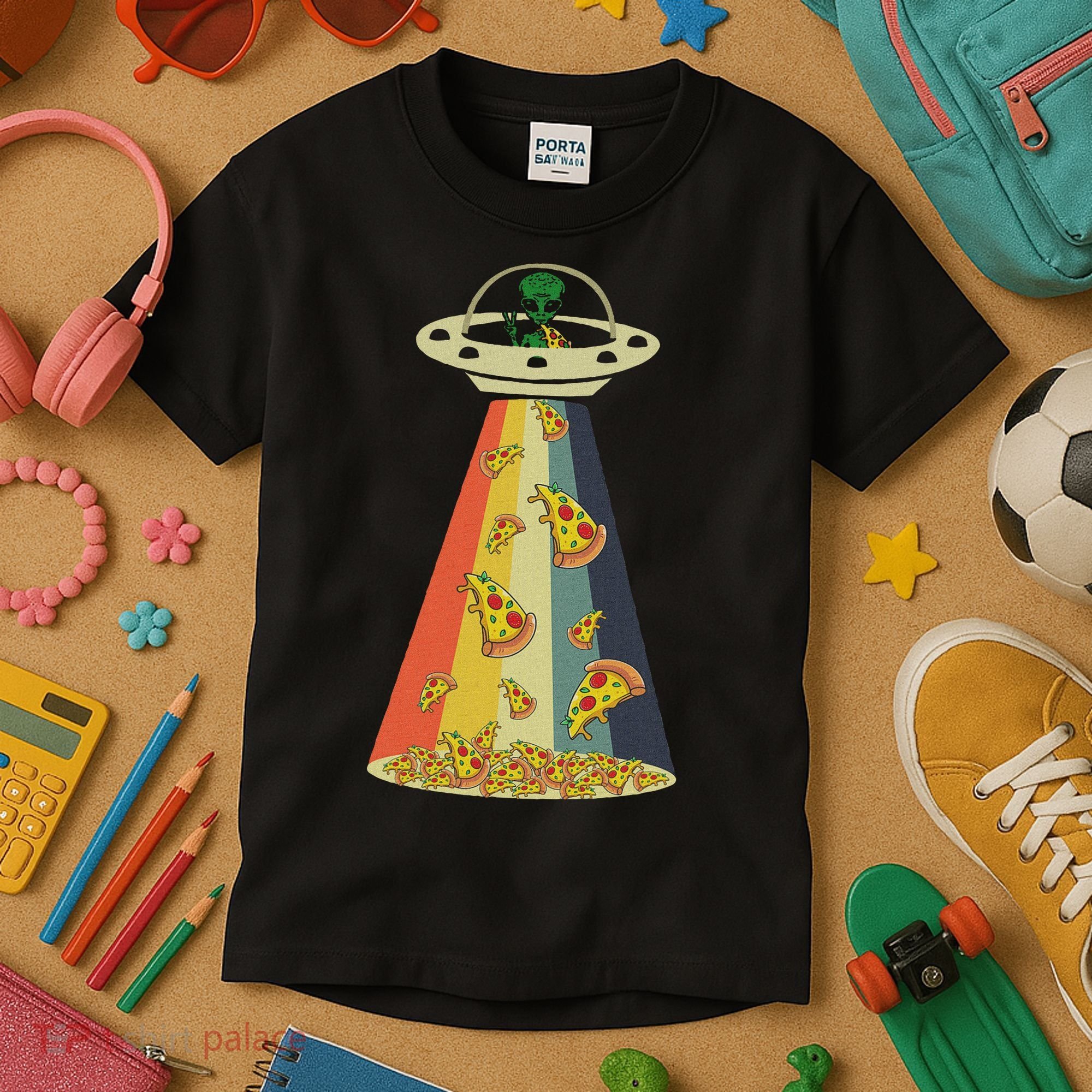 Funny Pizza Ufo Alien Eating Pizza A Ufo Extraterrestrial Kids T-Shirt