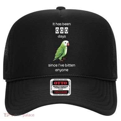 Funny Quaker Biting Quaker Parrot Joke Monk Parrot Hat