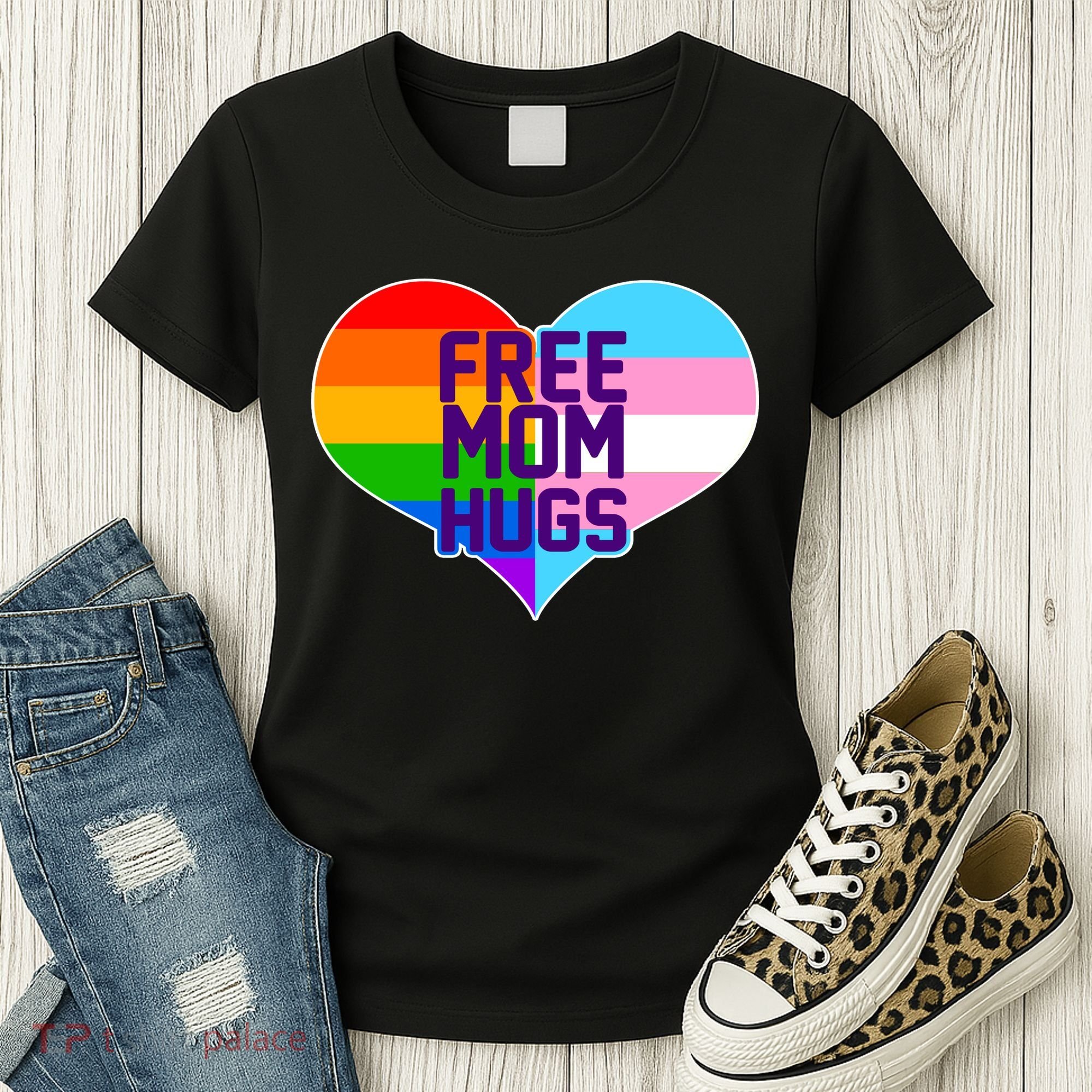 Free Mom Hugs LGBT Support Women's T-Shirt