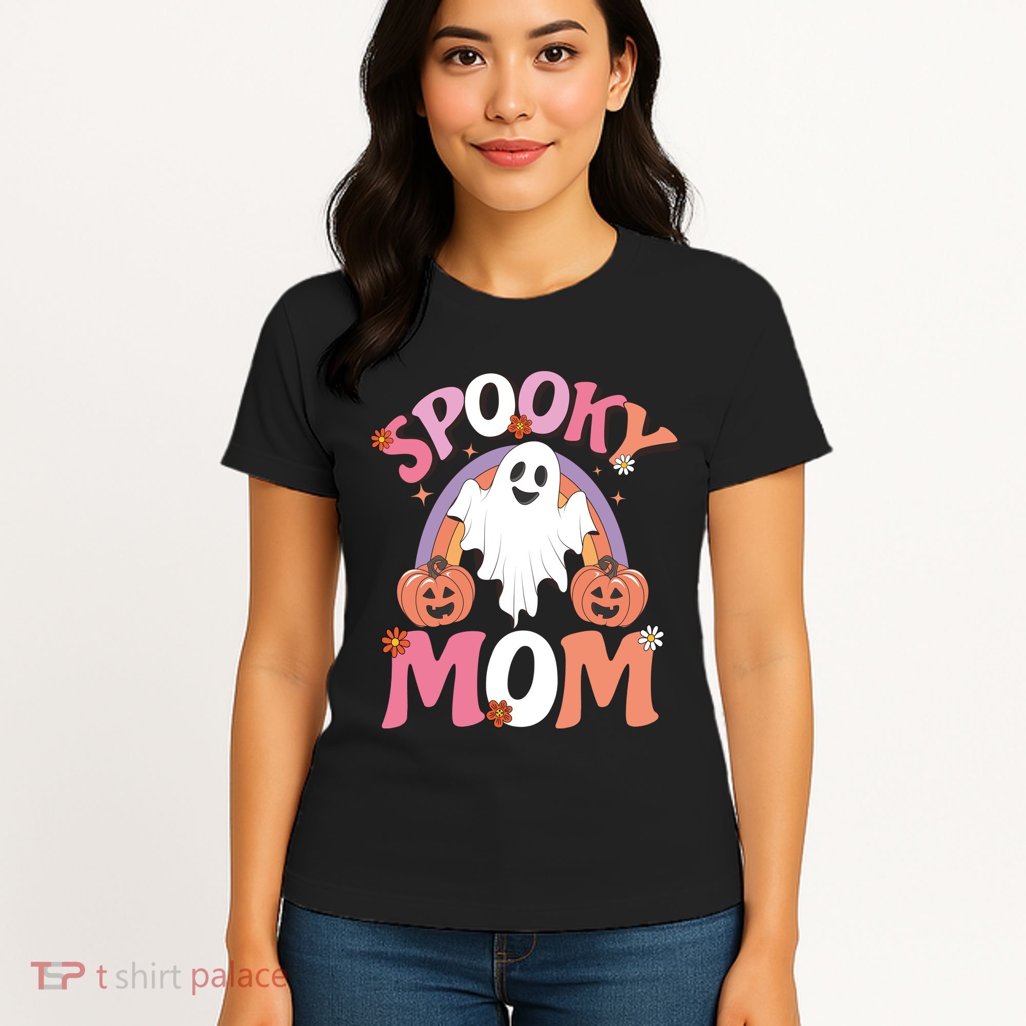 Family Retro Spooky Mom Groovy Retro Halloween Ghost Costume Gift Women's T-Shirt