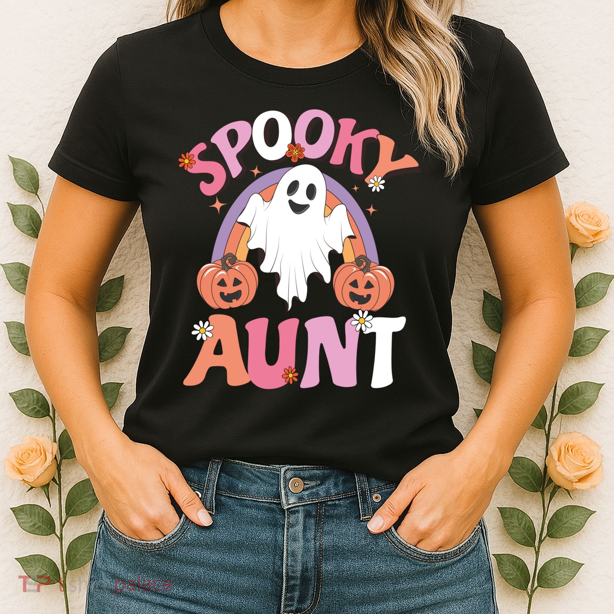 Family Retro Spooky Aunt Groovy Retro Halloween Ghost Costume Gift Women's T-Shirt