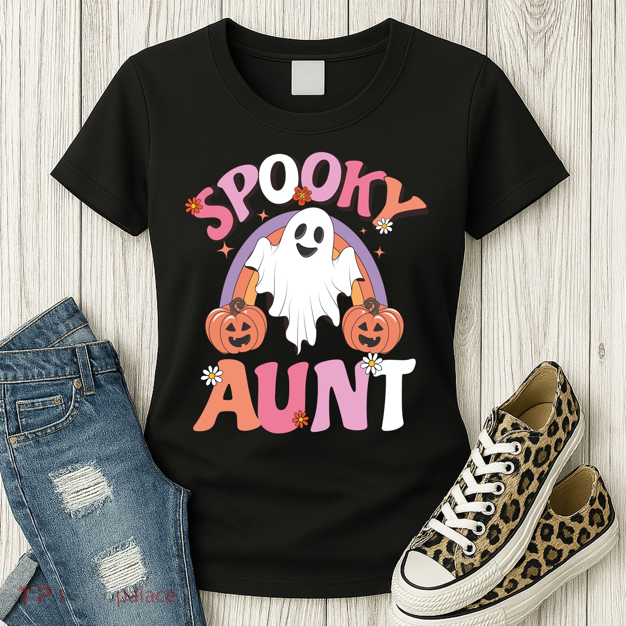 Family Retro Spooky Aunt Groovy Retro Halloween Ghost Costume Gift Women's T-Shirt