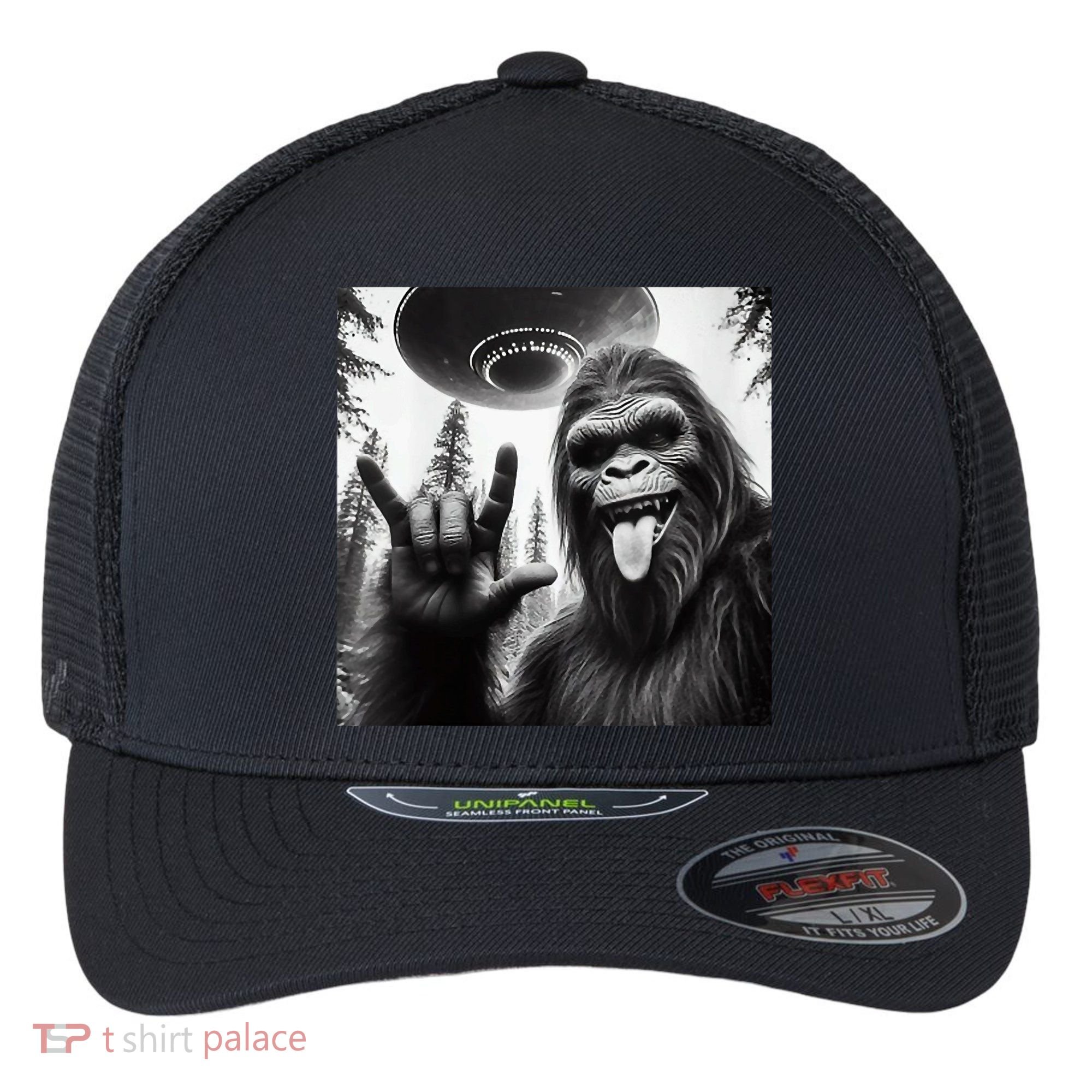 Funny Sasquatch Bigfoot Rock On Selfie With Ufo Alien Flexfit Unipanel Trucker Cap