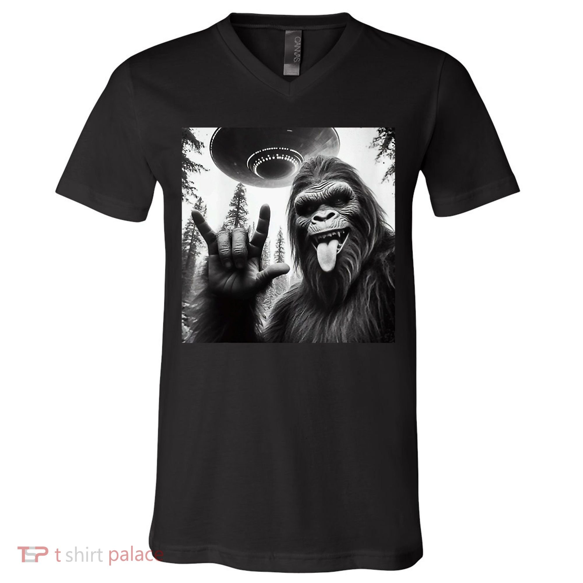 Funny Sasquatch Bigfoot Rock On Selfie With Ufo Alien V-Neck T-Shirt