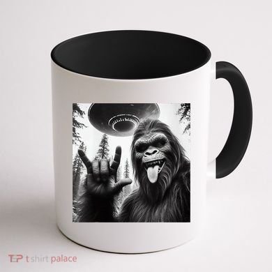 Funny Sasquatch Bigfoot Rock On Selfie With Ufo Alien Coffee Mug back