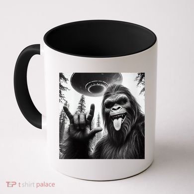 Funny Sasquatch Bigfoot Rock On Selfie With Ufo Alien Coffee Mug
