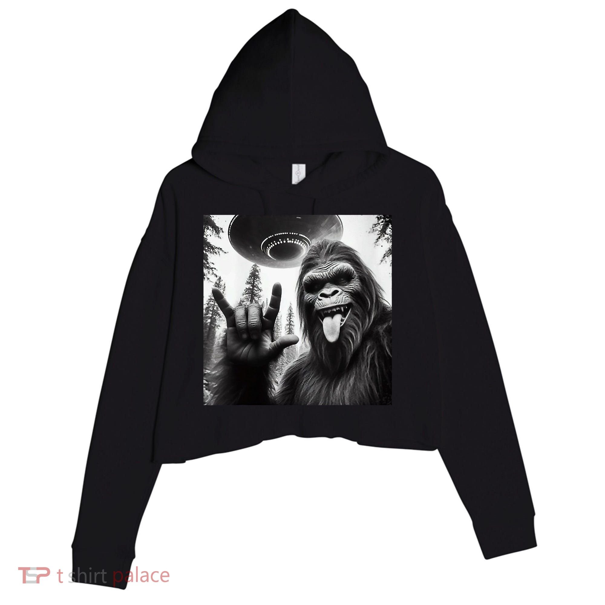 Funny Sasquatch Bigfoot Rock On Selfie With Ufo Alien Crop Fleece Hoodie