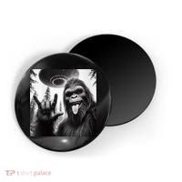 Funny Sasquatch Bigfoot Rock On Selfie With Ufo Alien Magnet thumb 0