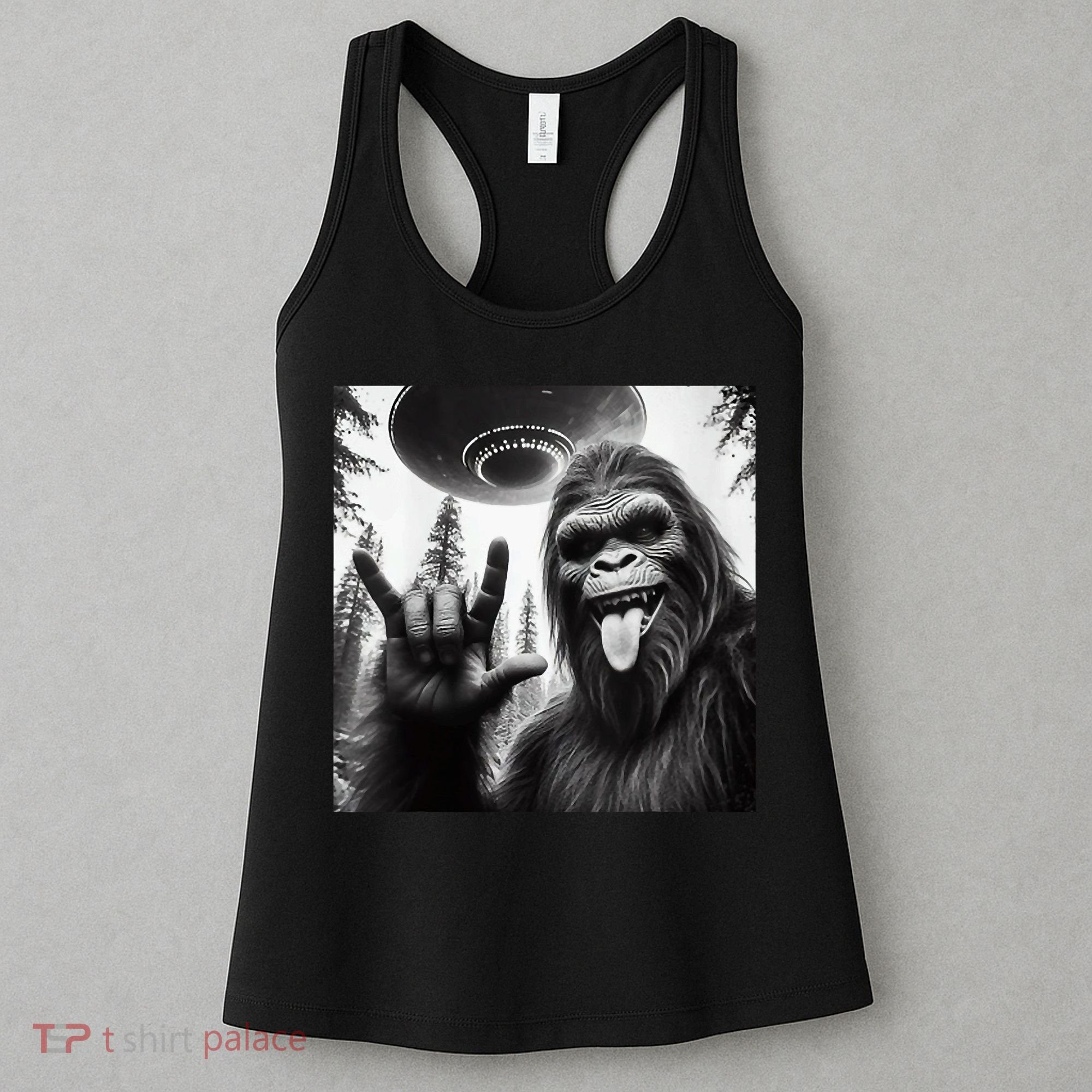 Funny Sasquatch Bigfoot Rock On Selfie With Ufo Alien Women's Tank Top