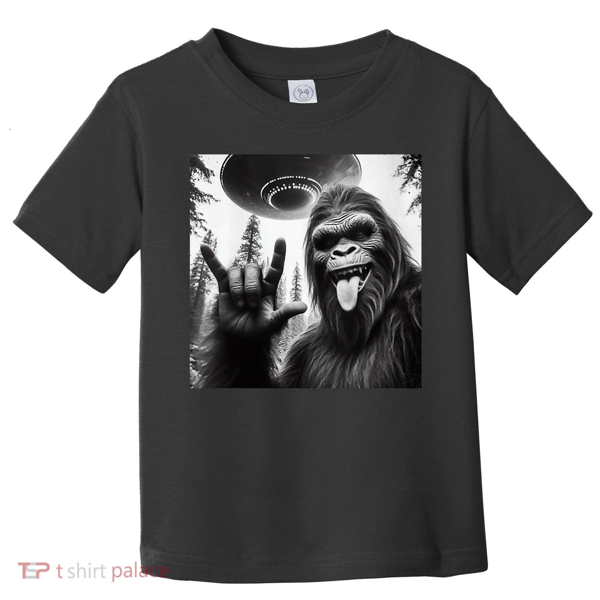 Funny Sasquatch Bigfoot Rock On Selfie With Ufo Alien Toddler T-Shirt