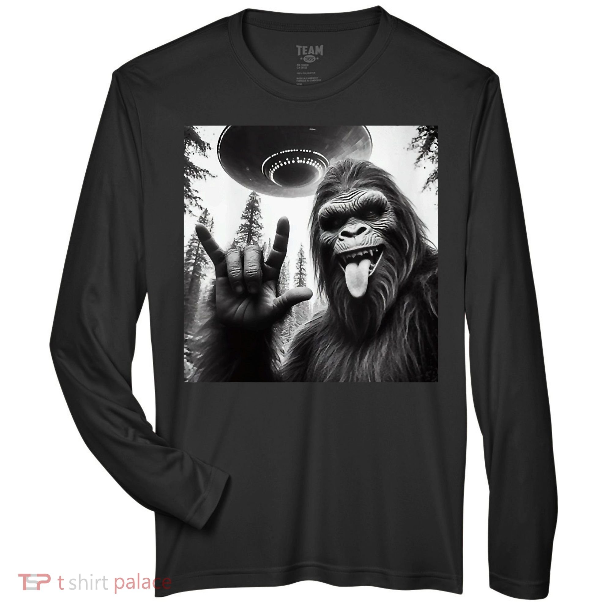 Funny Sasquatch Bigfoot Rock On Selfie With Ufo Alien Zone Performance Long-Sleeve T-Shirt