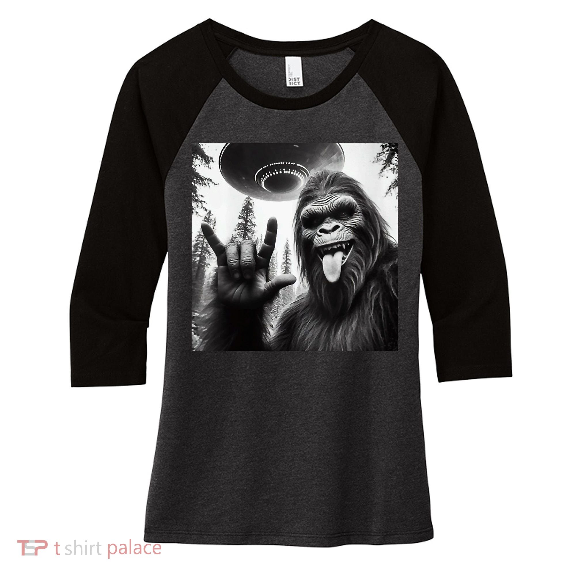 Funny Sasquatch Bigfoot Rock On Selfie With Ufo Alien Women's Tri-Blend 3/4-Sleeve Raglan Shirt