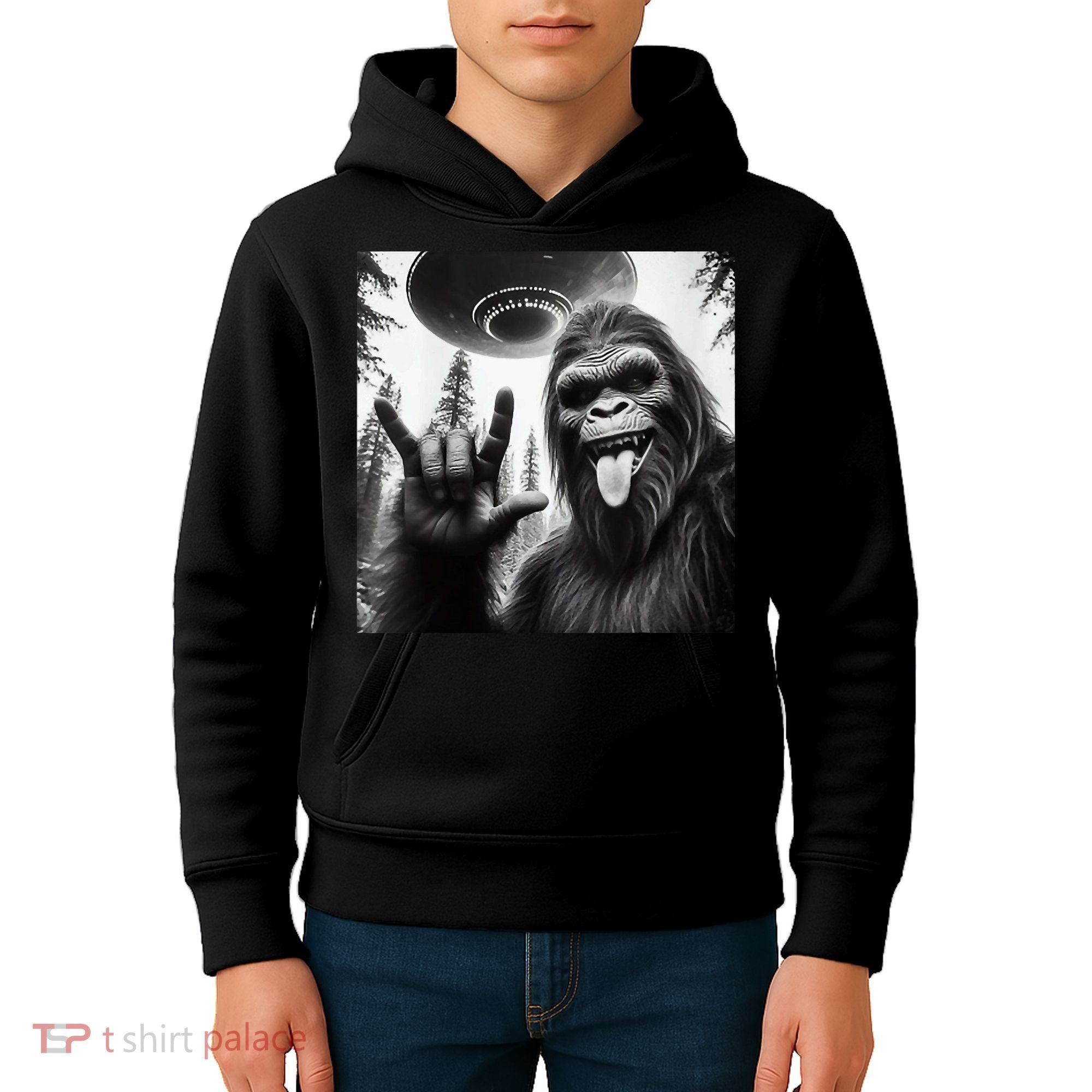 Funny Sasquatch Bigfoot Rock On Selfie With Ufo Alien Kids Hoodie