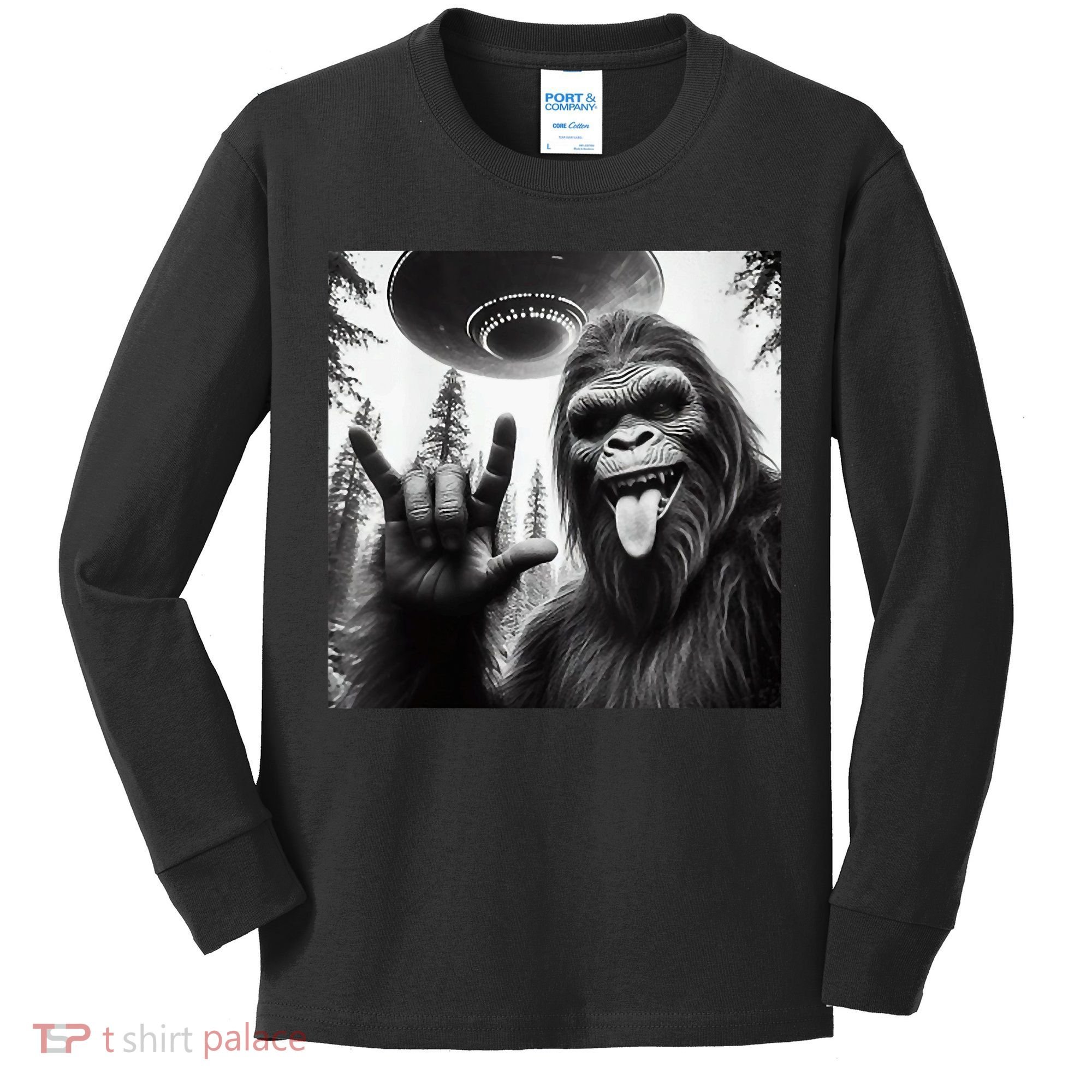 Funny Sasquatch Bigfoot Rock On Selfie With Ufo Alien Kids Long Sleeve Shirt