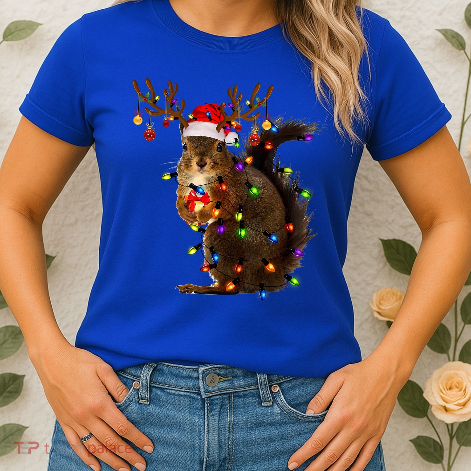 Funny Squirrel Christmas Tree Lights Reindeer Santa Hat Xmas Gift Women's T-Shirt