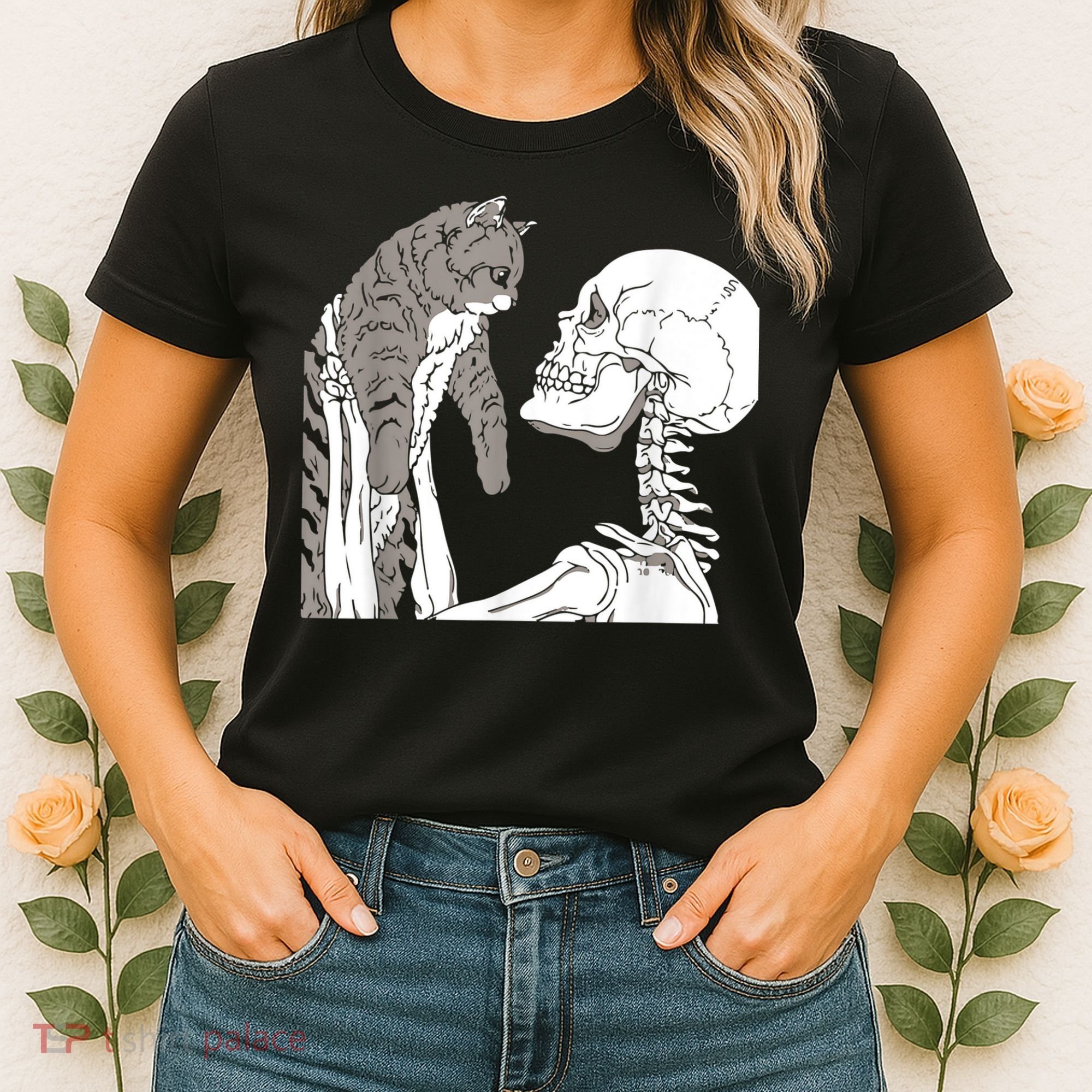 Funny Skeleton Holding A Cat Shirt Lazy Halloween Costume Skull Women's T-Shirt