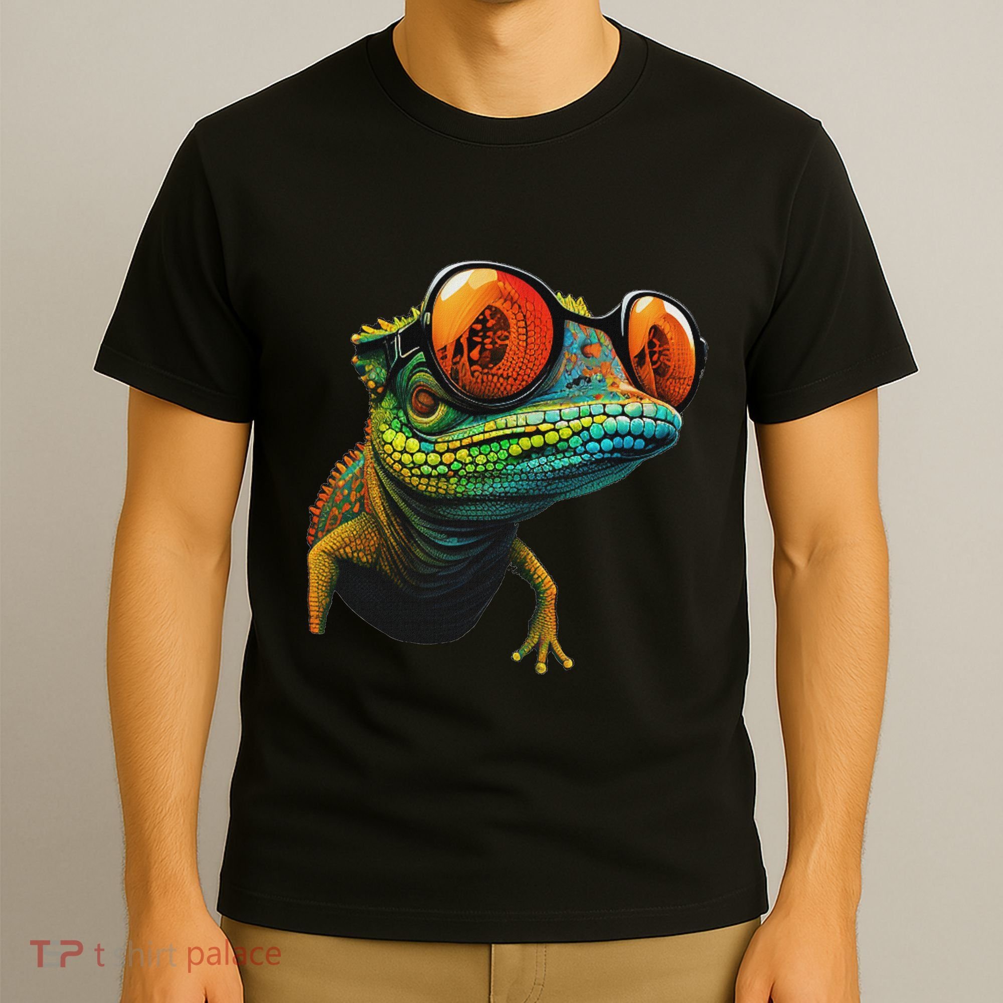 Funny Smart Looking Lizard With Glasses T-Shirt