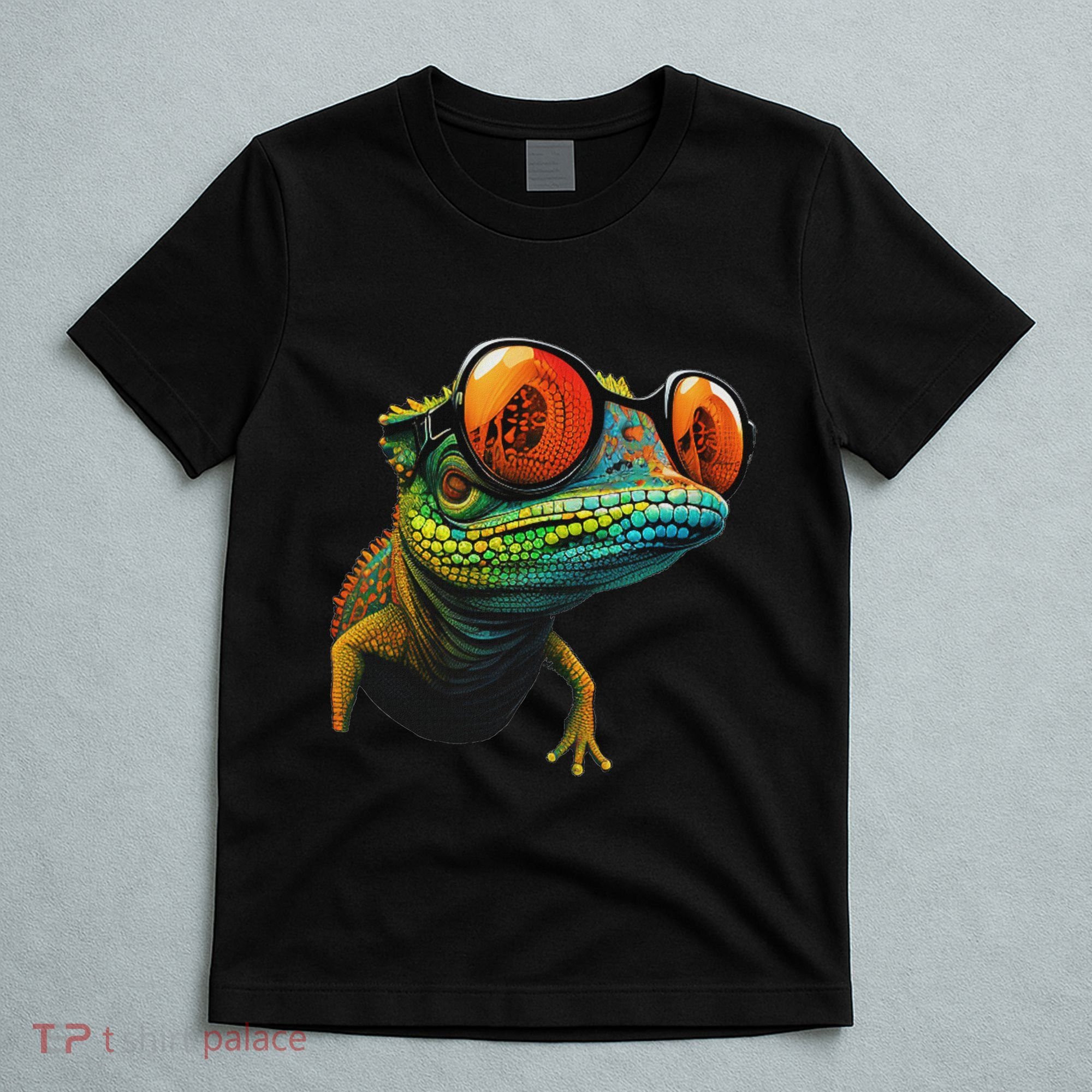 Funny Smart Looking Lizard With Glasses T-Shirt