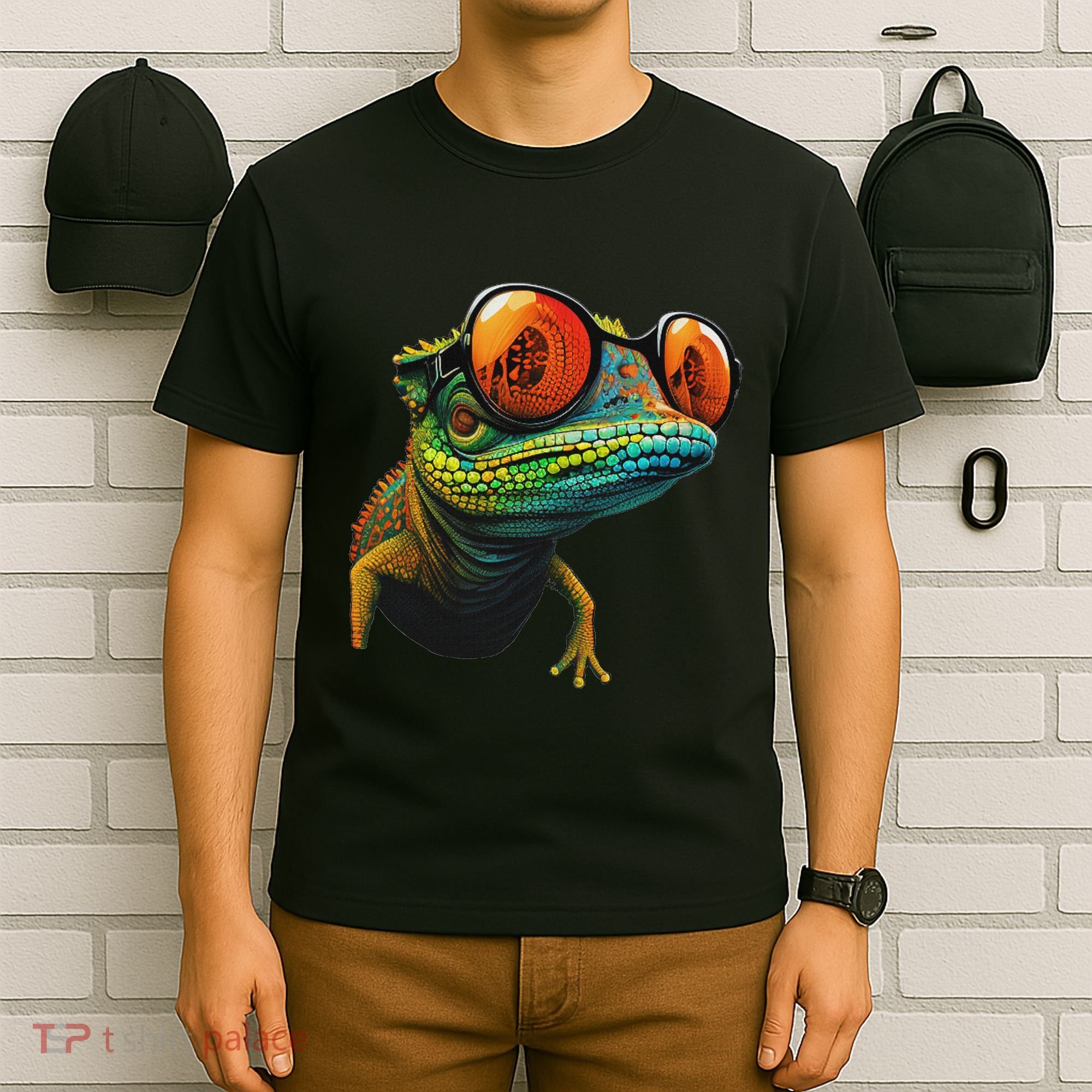 Funny Smart Looking Lizard With Glasses T-Shirt