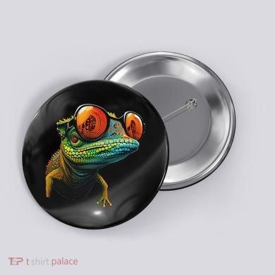 Funny Smart Looking Lizard With Glasses Button