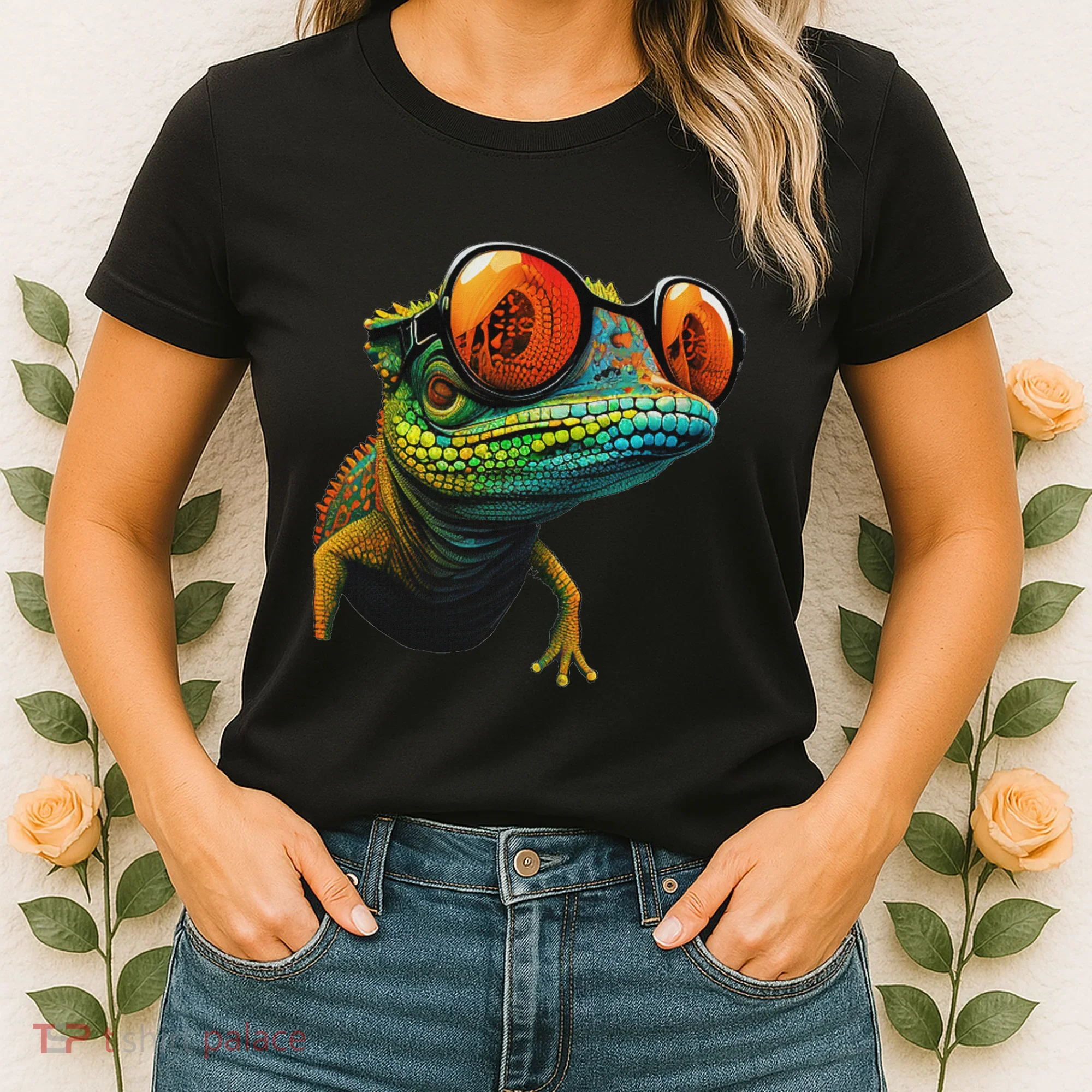 Funny Smart Looking Lizard With Glasses Women's T-Shirt