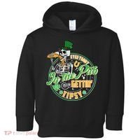 Funny St Patricks Day Everybody In The Pub Gettin Tipsy Skeleton Beer Toddler Hoodie thumb 0