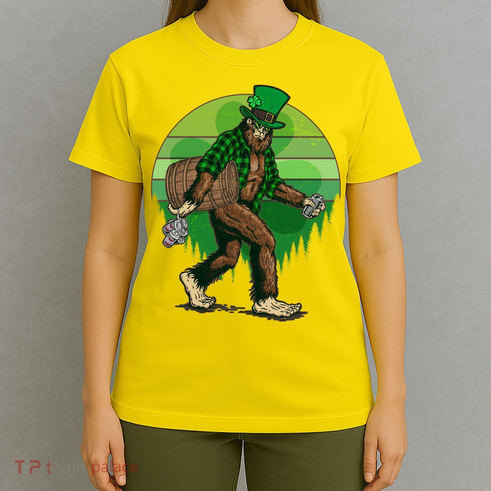 Funny St Patrick's Day Leprechaun Sasquatch With Beer T-Shirt