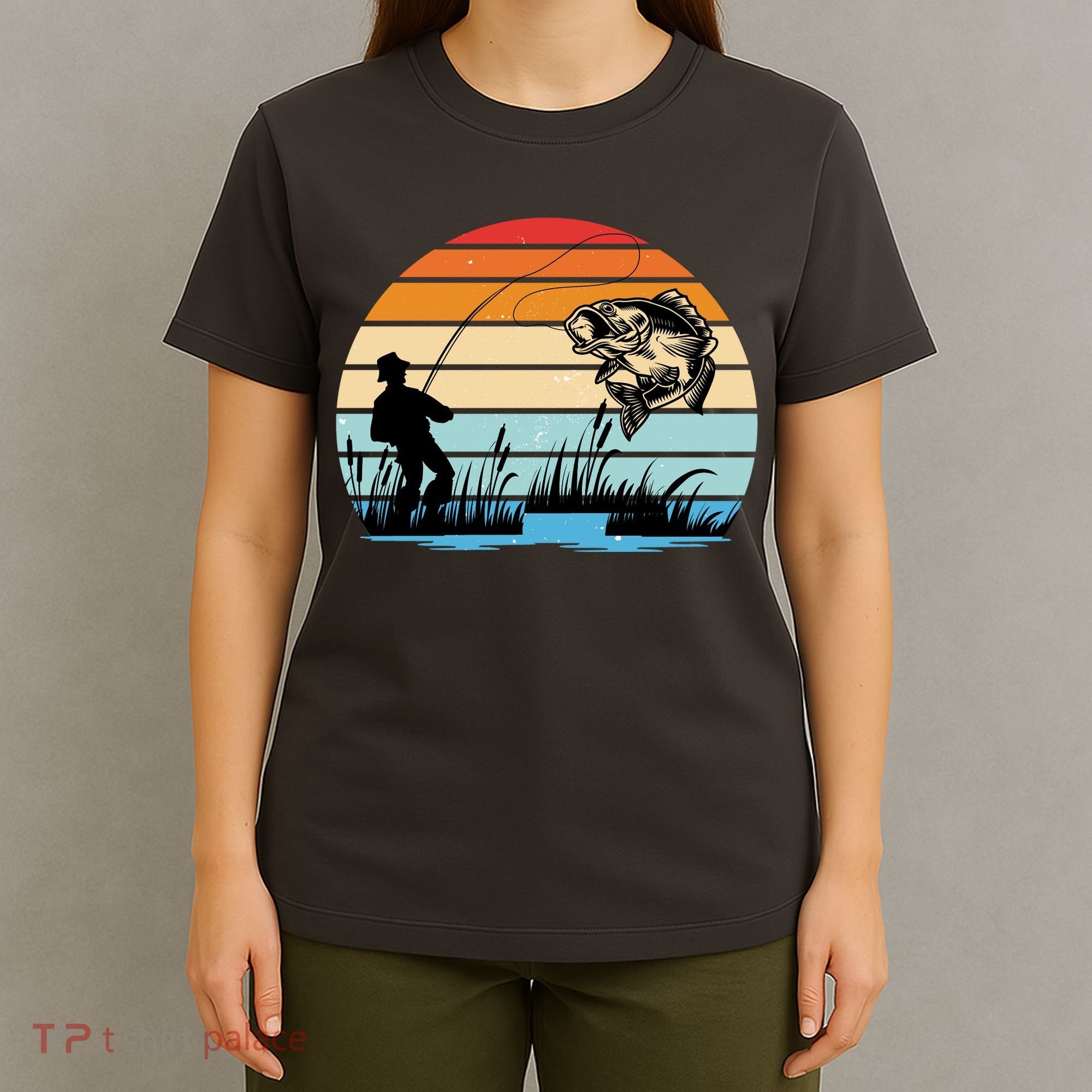 Fishing Sunset Retro Vintage Gift T-Shirt