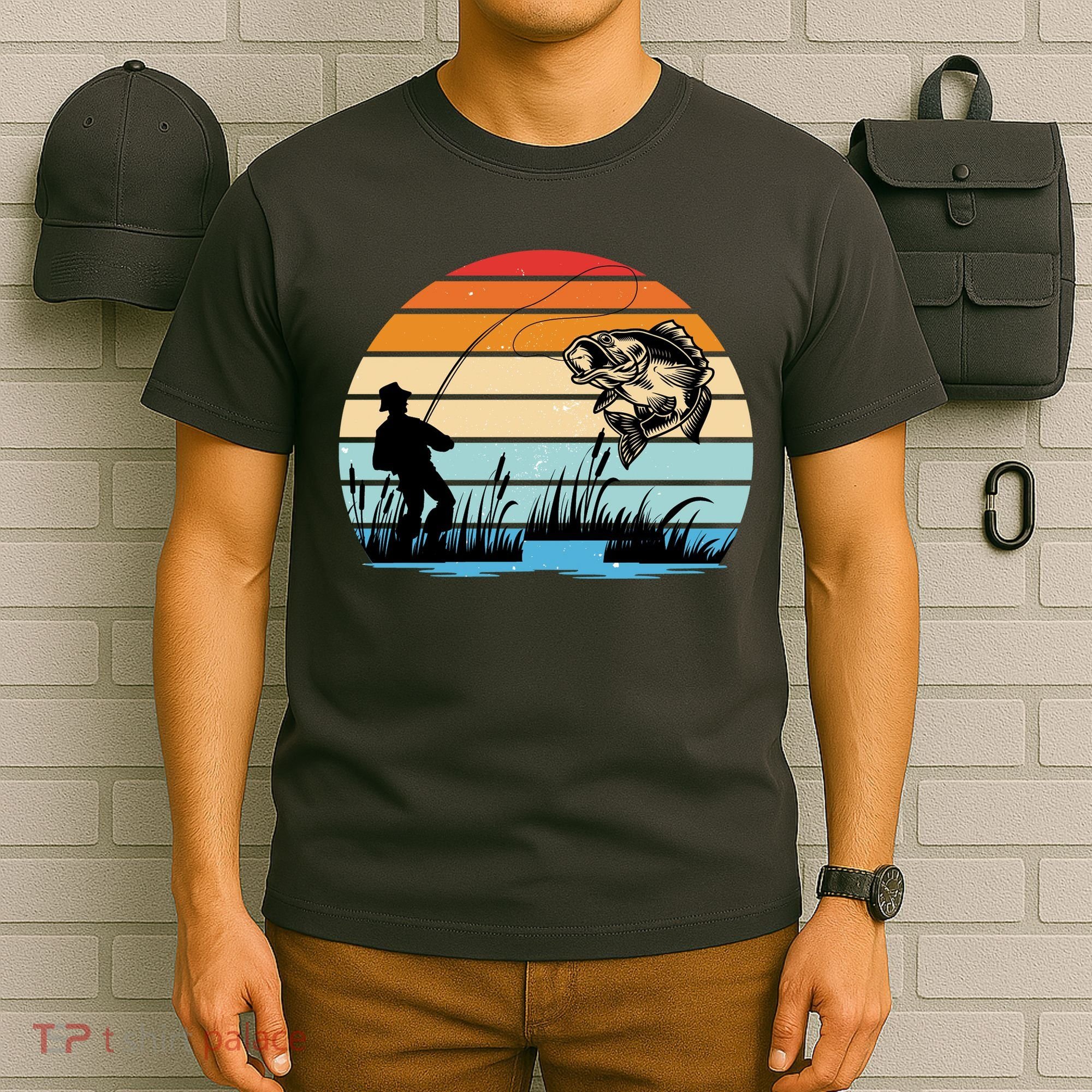 Fishing Sunset Retro Vintage Gift T-Shirt