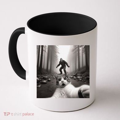 Funny Surprised Scared Cat Selfie With Sasquatsch Bigfoot Coffee Mug