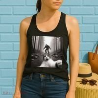 Funny Surprised Scared Cat Selfie With Sasquatsch Bigfoot Women's Tank Top thumb 2