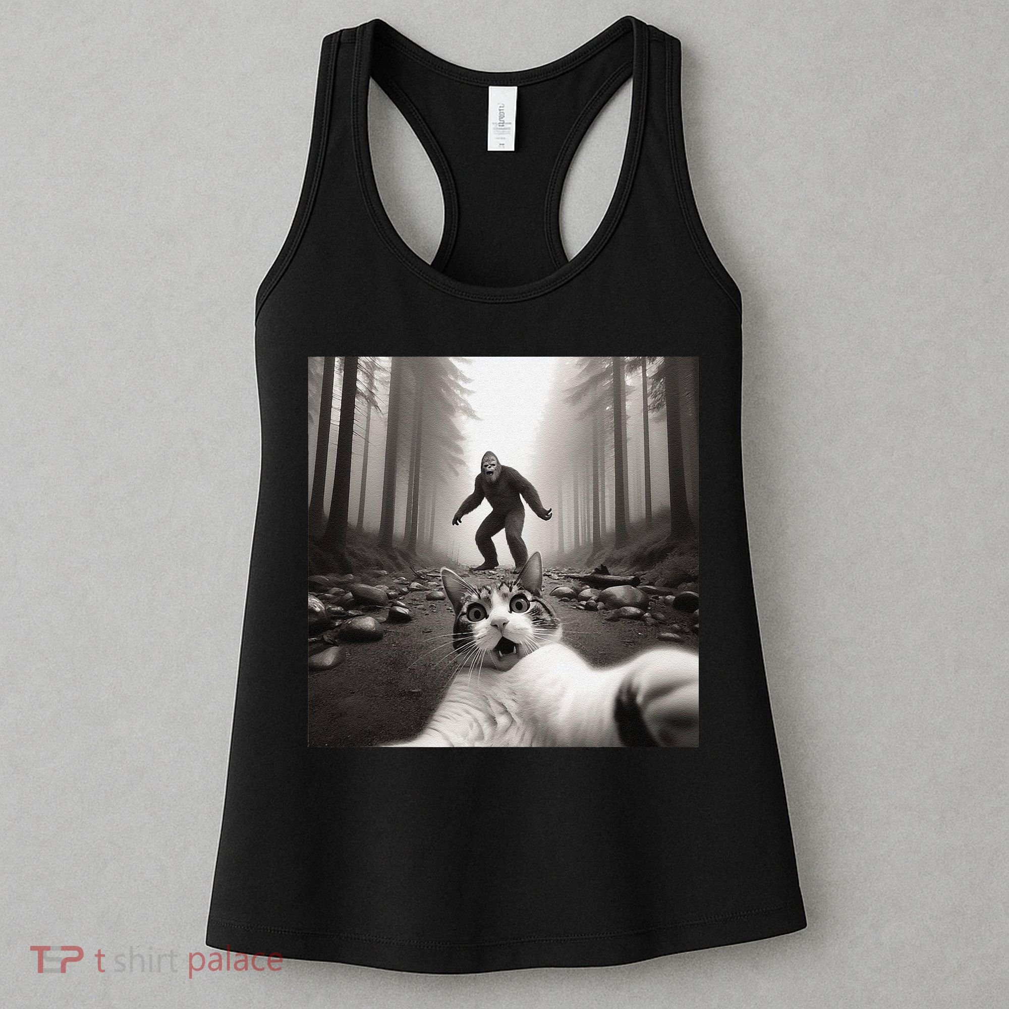 Funny Surprised Scared Cat Selfie With Sasquatsch Bigfoot Women's Tank Top