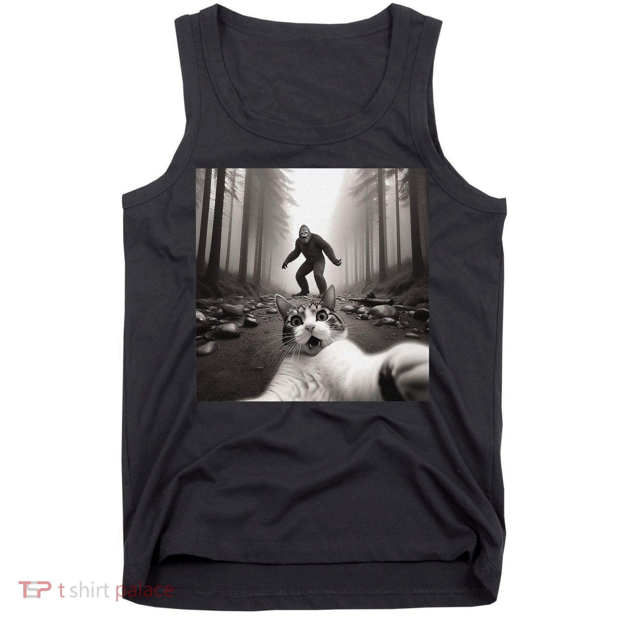 Funny Surprised Scared Cat Selfie With Sasquatsch Bigfoot Tank Top
