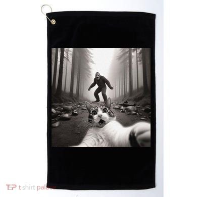 Funny Surprised Scared Cat Selfie With Sasquatsch Bigfoot Golf Towel