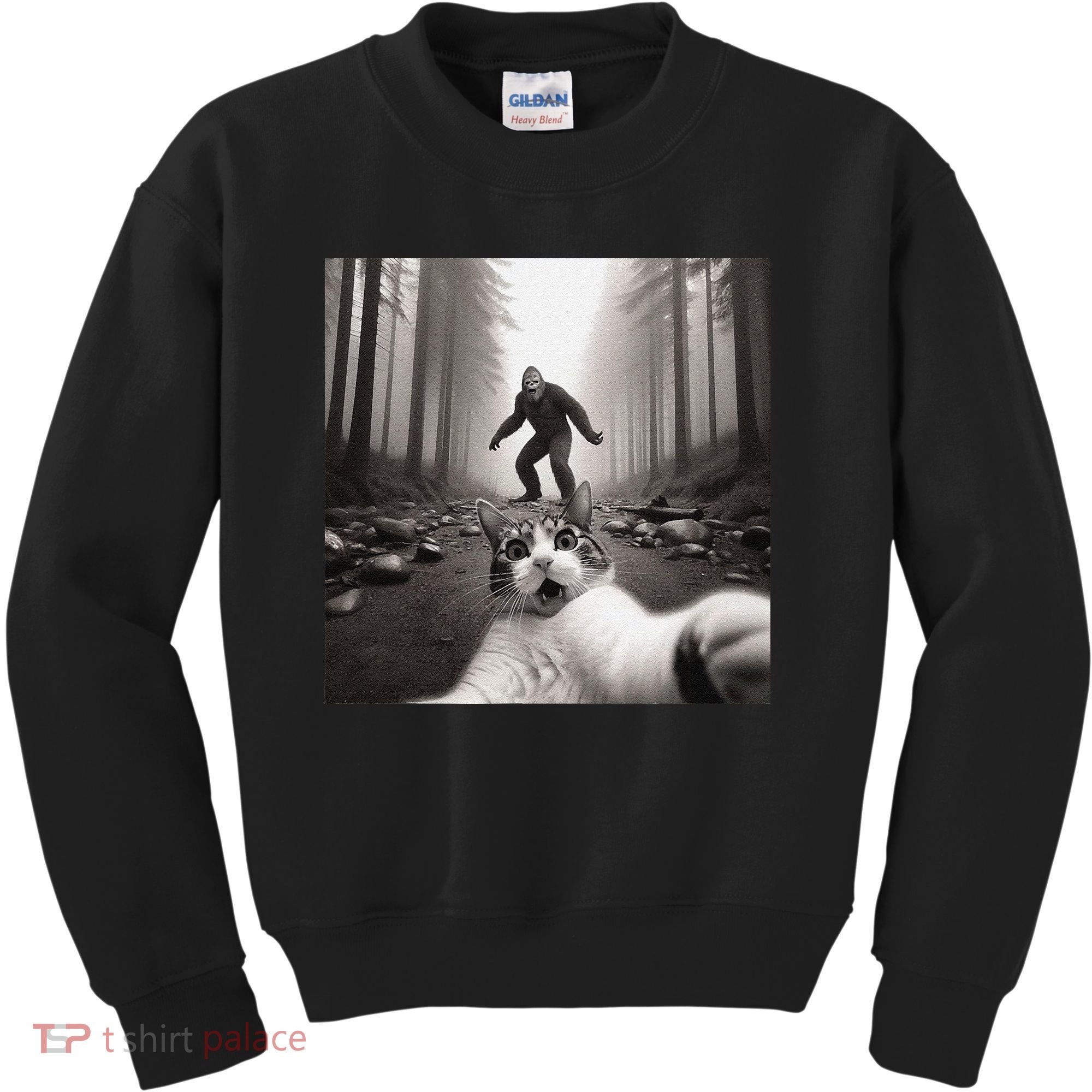 Funny Surprised Scared Cat Selfie With Sasquatsch Bigfoot Kids Sweatshirt
