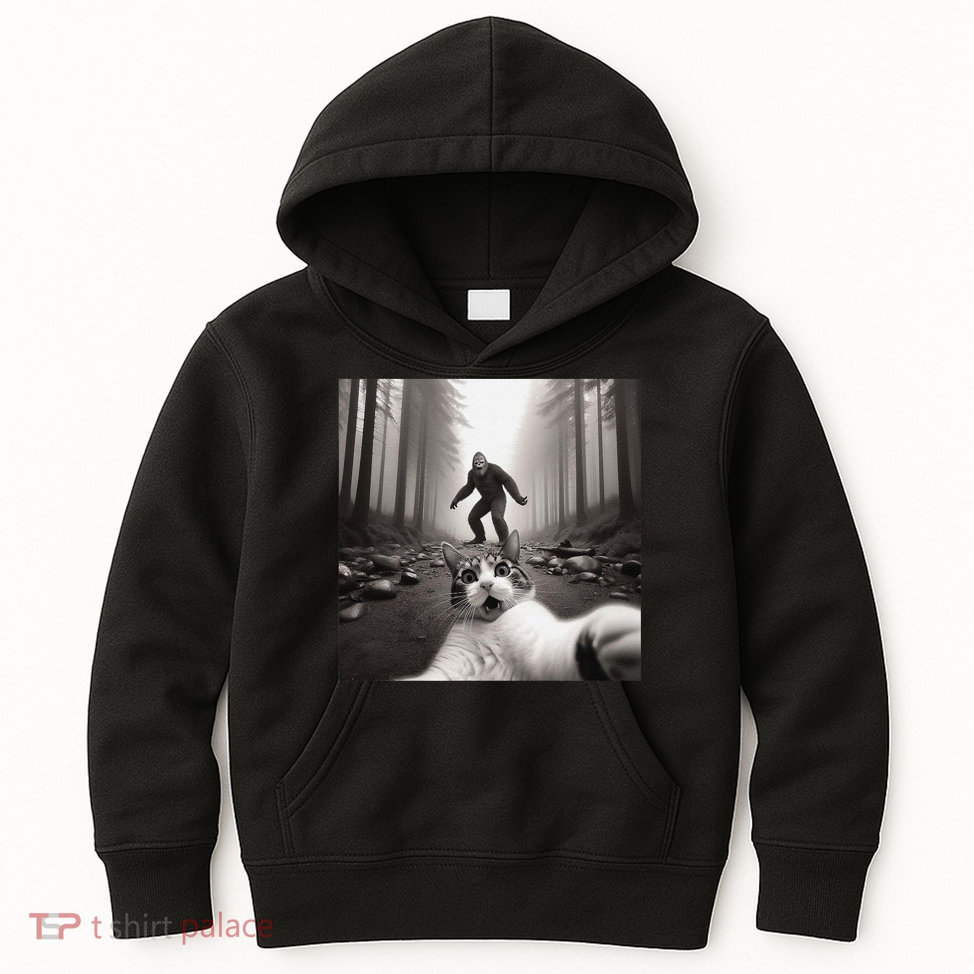 Funny Surprised Scared Cat Selfie With Sasquatsch Bigfoot Kids Hoodie
